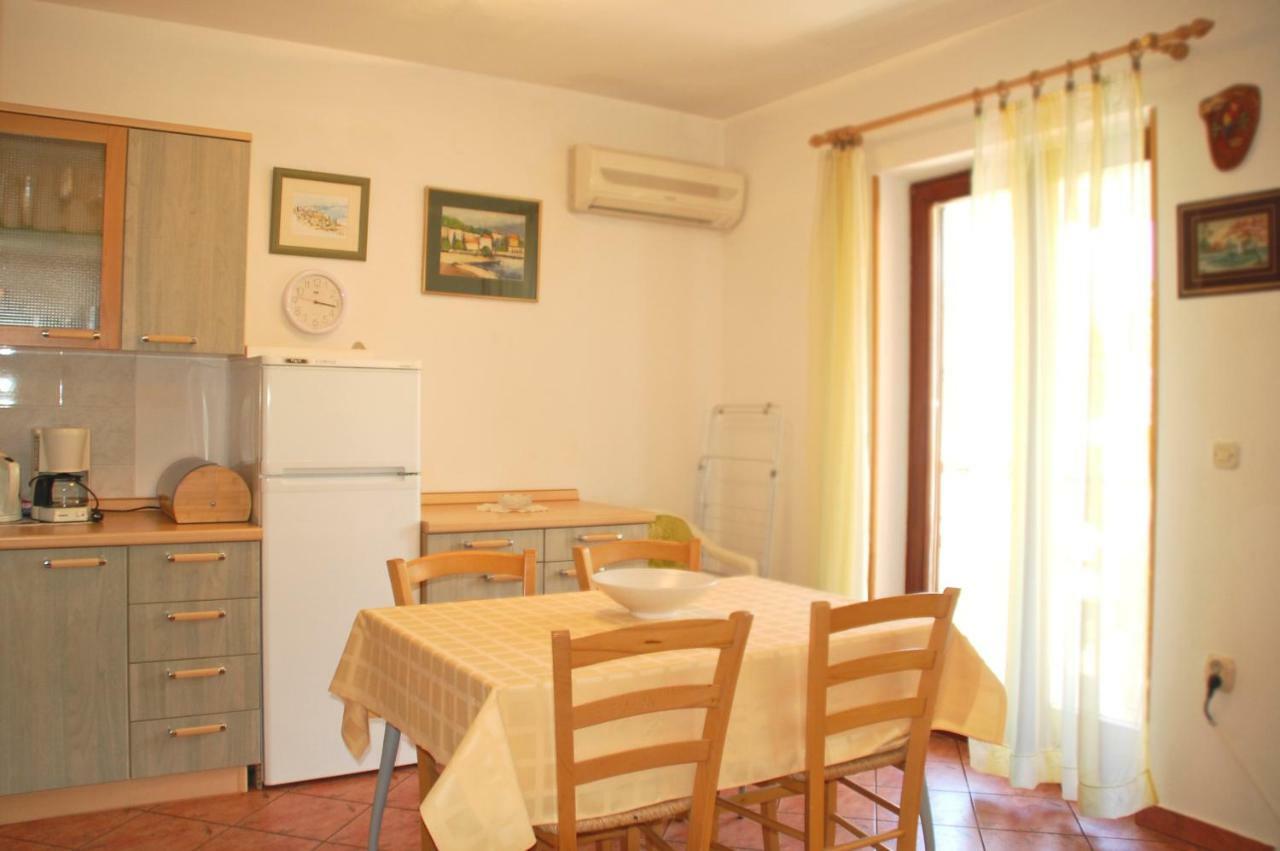 Ičići Apartment Branko With Free Parking מראה חיצוני תמונה